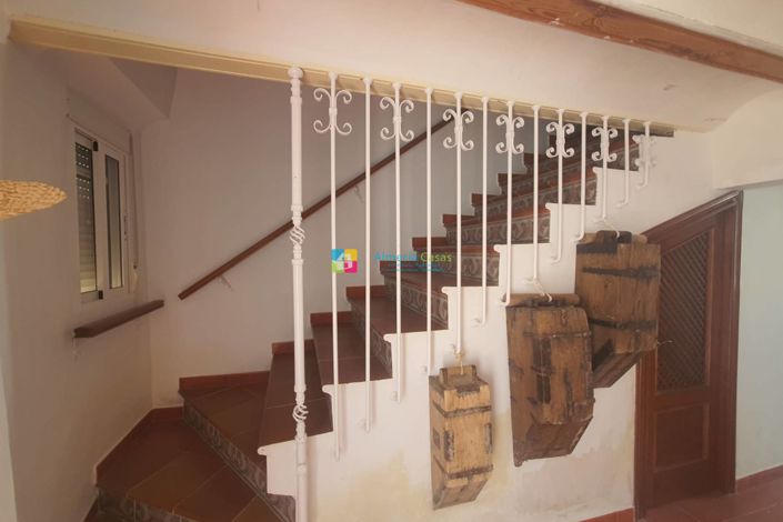 Image No.27-3 Bed Country House for sale