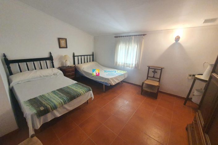 Image No.29-3 Bed Country House for sale