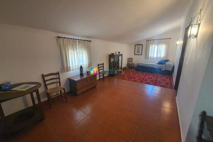 Image No.32-3 Bed Country House for sale