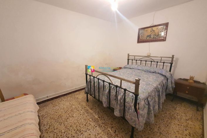 Image No.14-4 Bed Country House for sale