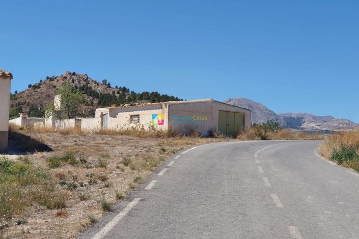 Image No.27-4 Bed Country House for sale