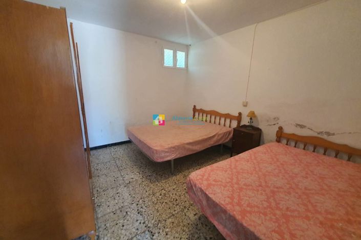 Image No.6-4 Bed Country House for sale