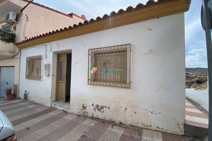 Image No.1-3 Bed Townhouse for sale