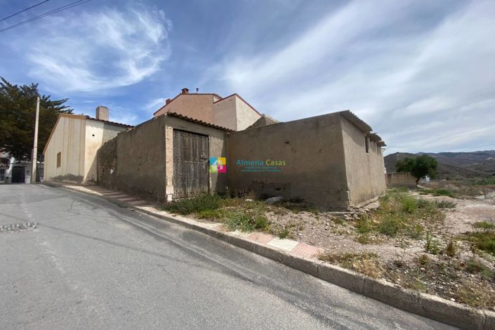 Image No.22-3 Bed Townhouse for sale