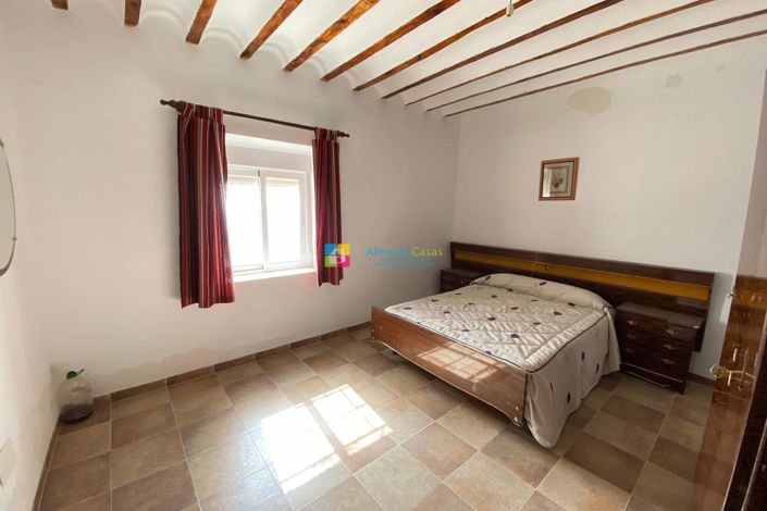 Image No.6-3 Bed Country House for sale