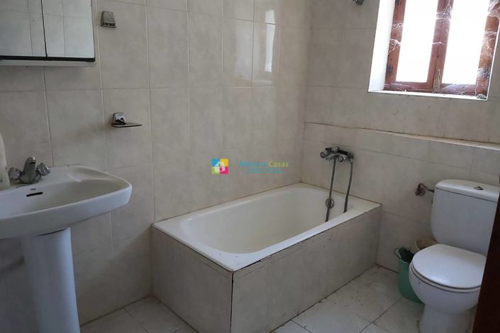 Image No.15-3 Bed Country House for sale