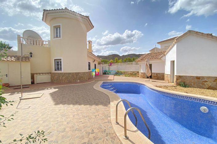 Image No.2-5 Bed Villa for sale