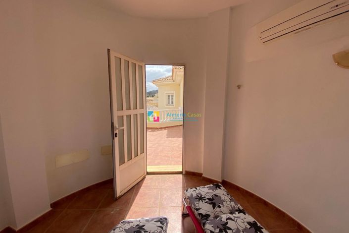 Image No.36-5 Bed Villa for sale