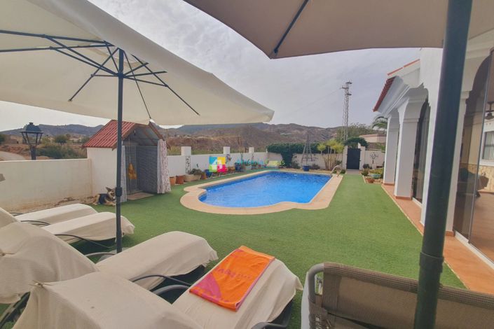 Image No.48-4 Bed Villa for sale