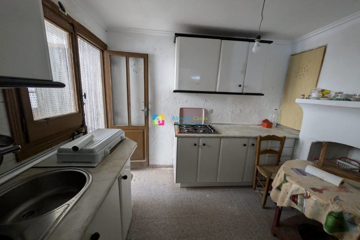 Image No.12-4 Bed Townhouse for sale