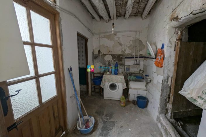 Image No.17-4 Bed Townhouse for sale