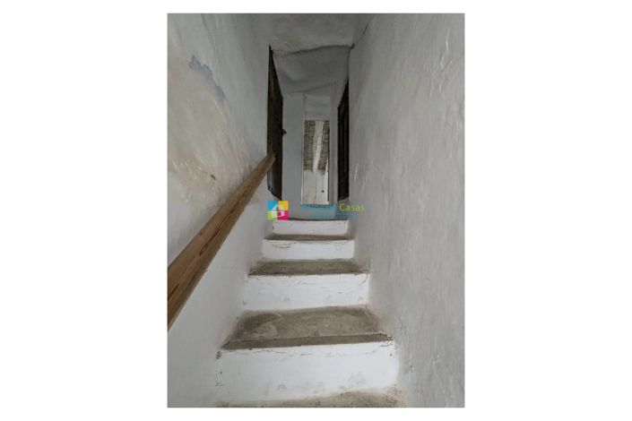 Image No.30-4 Bed Townhouse for sale