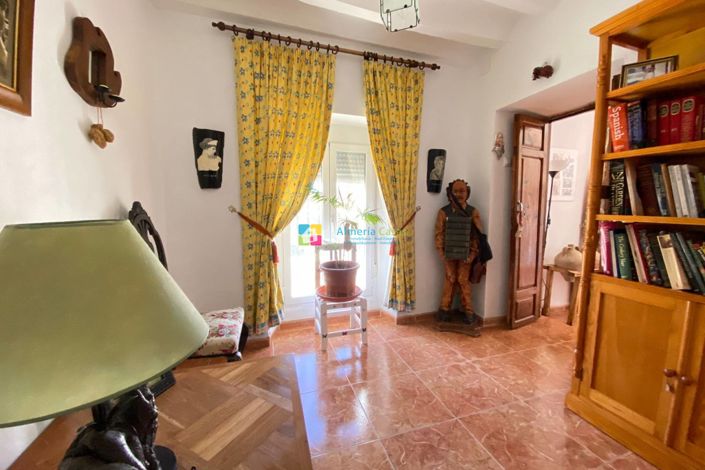 Image No.11-3 Bed Townhouse for sale