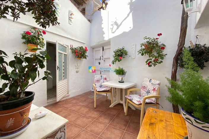 Image No.20-3 Bed Townhouse for sale