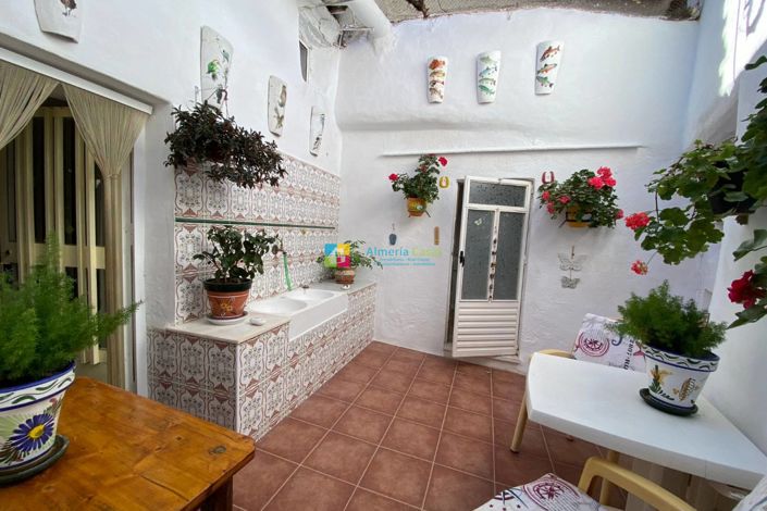 Image No.24-3 Bed Townhouse for sale