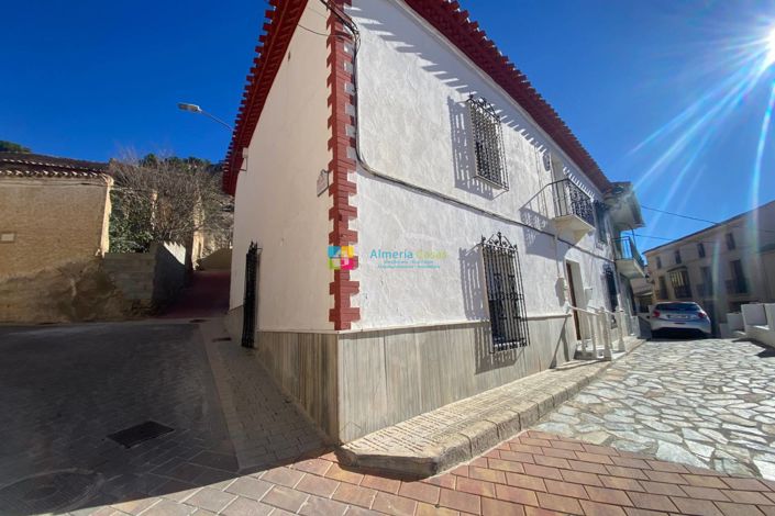 Image No.3-3 Bed Townhouse for sale