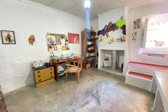 Image No.39-3 Bed Townhouse for sale