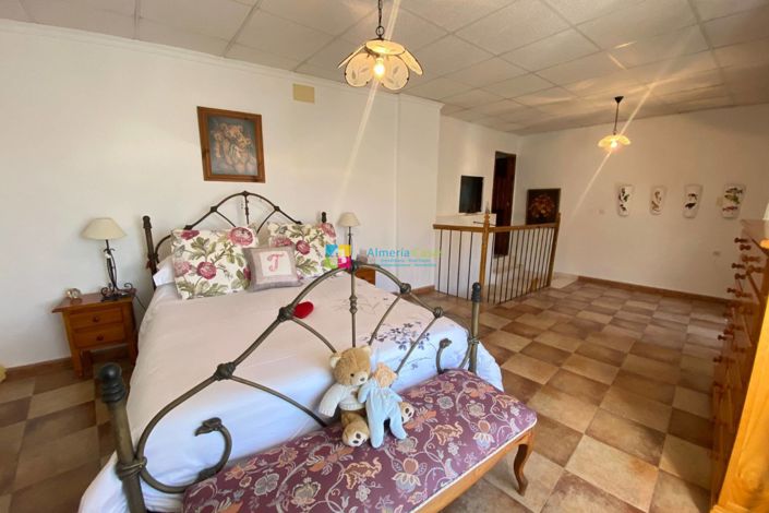 Image No.44-3 Bed Townhouse for sale