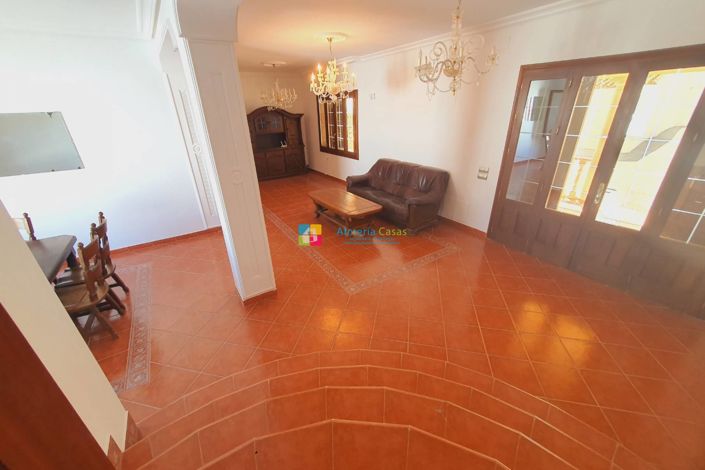 Image No.12-9 Bed Villa for sale