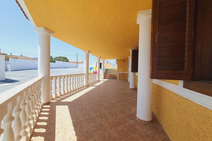 Image No.14-9 Bed Villa for sale