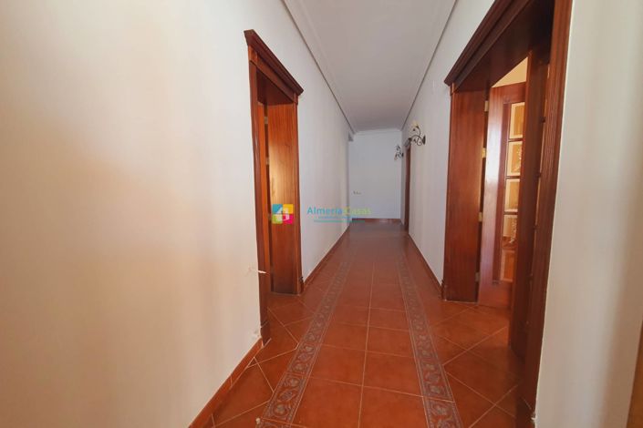 Image No.4-9 Bed Villa for sale