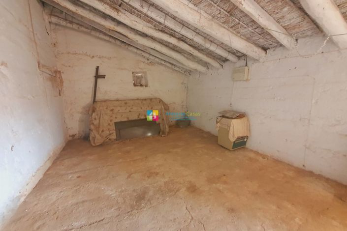 Image No.20-3 Bed Country House for sale