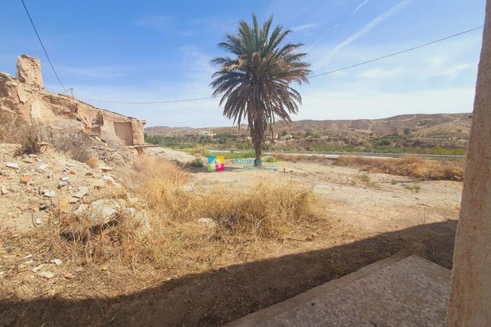 Image No.28-3 Bed Country House for sale