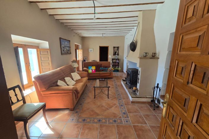 Image No.12-4 Bed Country House for sale