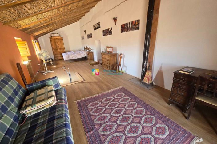 Image No.23-4 Bed Country House for sale