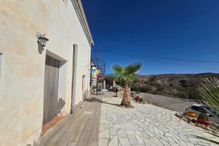 Image No.30-4 Bed Country House for sale