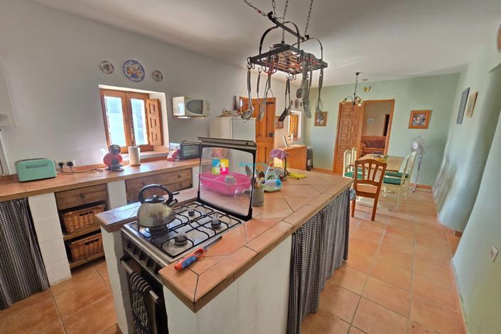 Image No.4-4 Bed Country House for sale