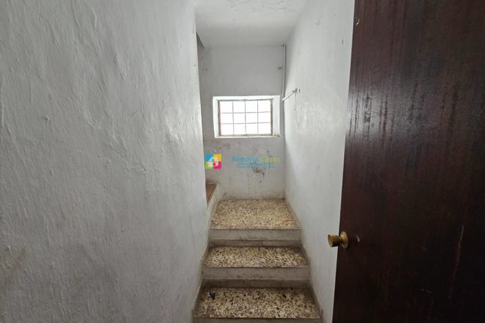 Image No.15-4 Bed Townhouse for sale