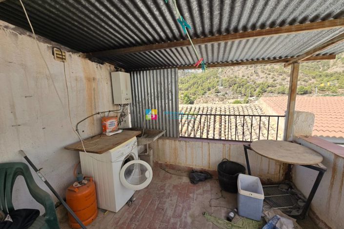 Image No.20-4 Bed Townhouse for sale