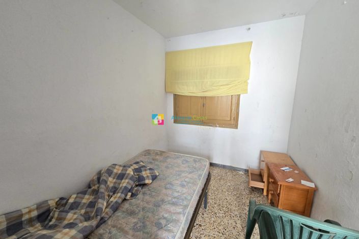 Image No.9-4 Bed Townhouse for sale