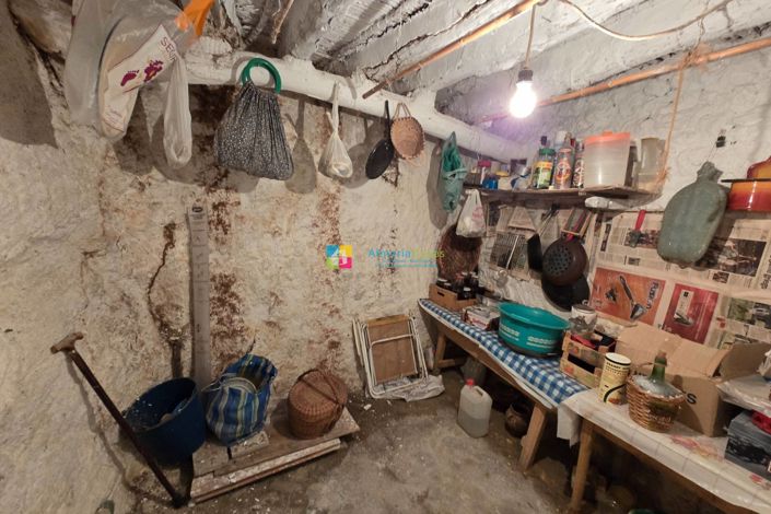 Image No.7-4 Bed Townhouse for sale