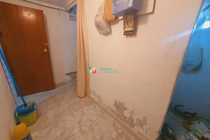 Image No.19-4 Bed Townhouse for sale