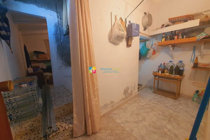 Image No.20-4 Bed Townhouse for sale