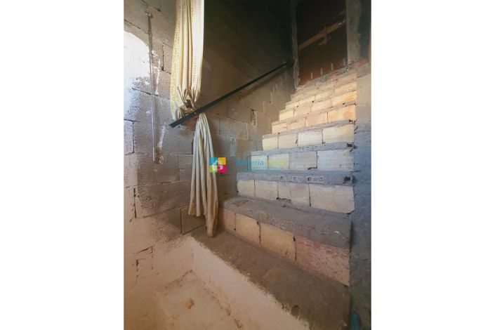 Image No.22-4 Bed Townhouse for sale