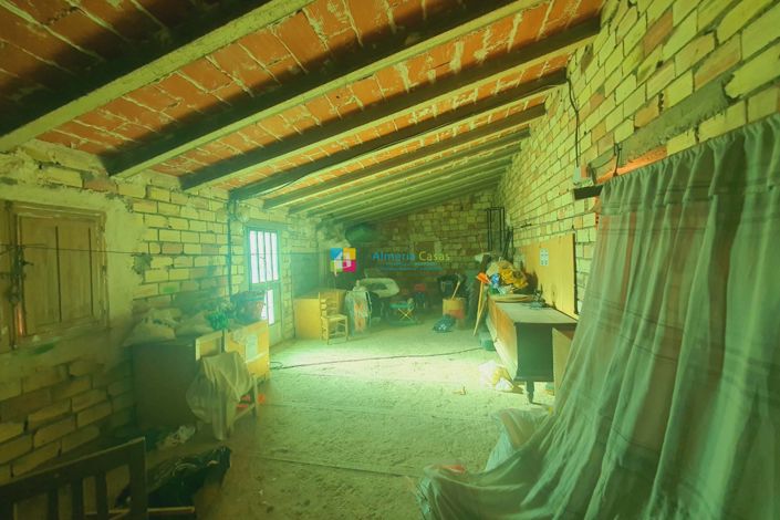 Image No.23-4 Bed Townhouse for sale