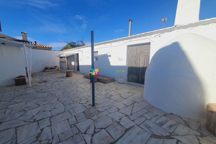 Image No.27-4 Bed Townhouse for sale