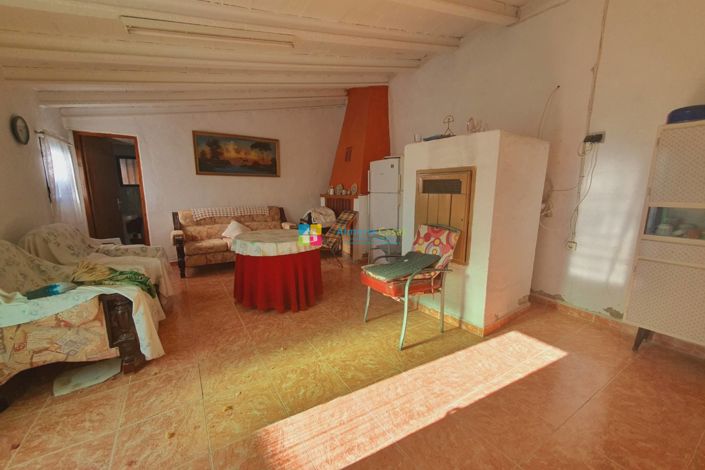 Image No.29-4 Bed Townhouse for sale