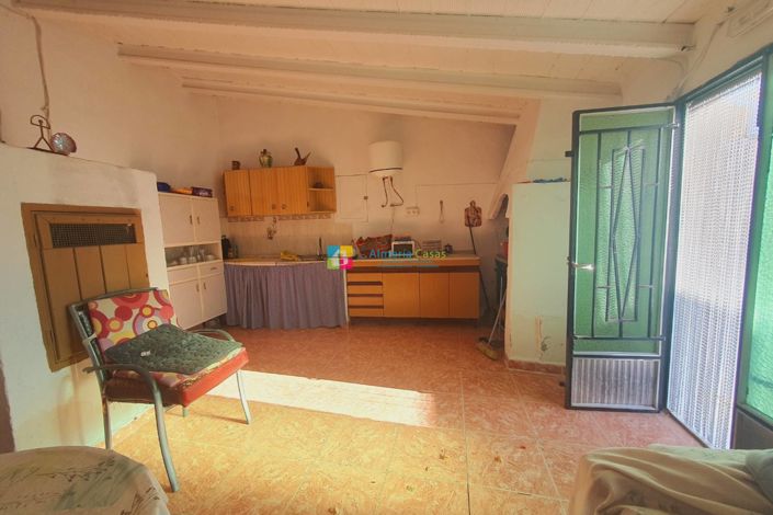 Image No.30-4 Bed Townhouse for sale