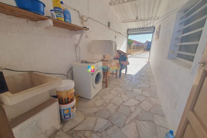 Image No.35-4 Bed Townhouse for sale