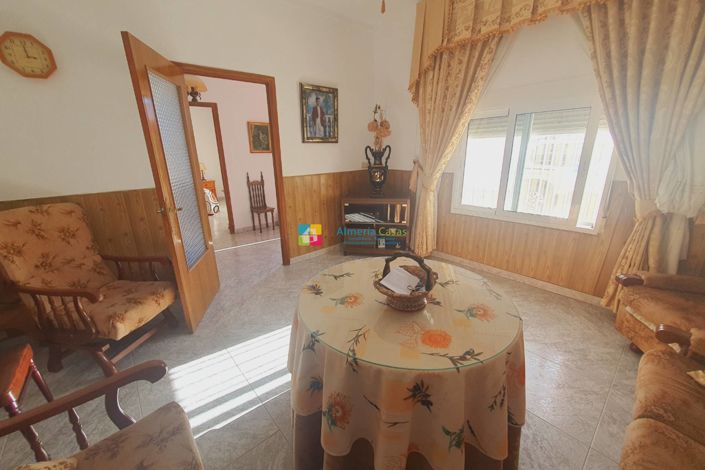 Image No.4-4 Bed Townhouse for sale