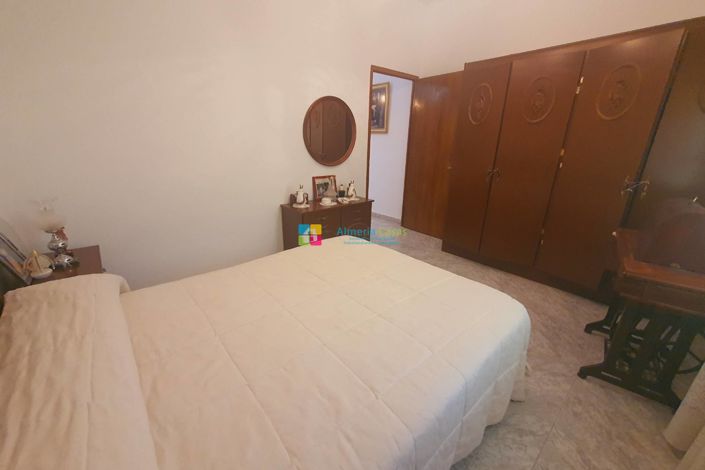 Image No.9-4 Bed Townhouse for sale