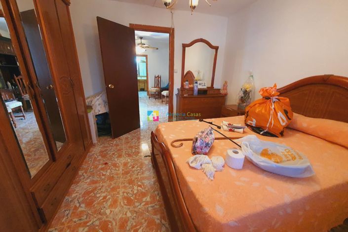 Image No.32-3 Bed Country House for sale