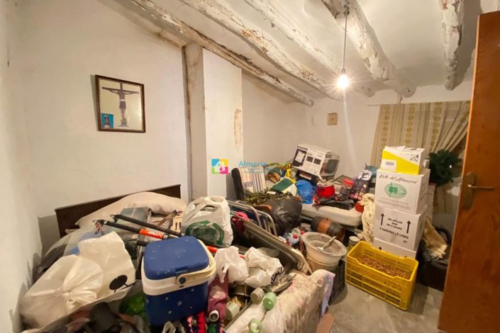 Image No.16-4 Bed Townhouse for sale