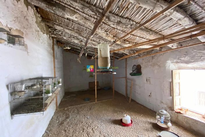 Image No.17-4 Bed Townhouse for sale