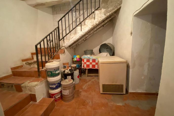 Image No.20-4 Bed Townhouse for sale