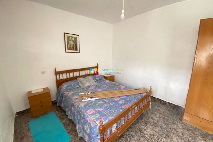 Image No.10-5 Bed Country House for sale